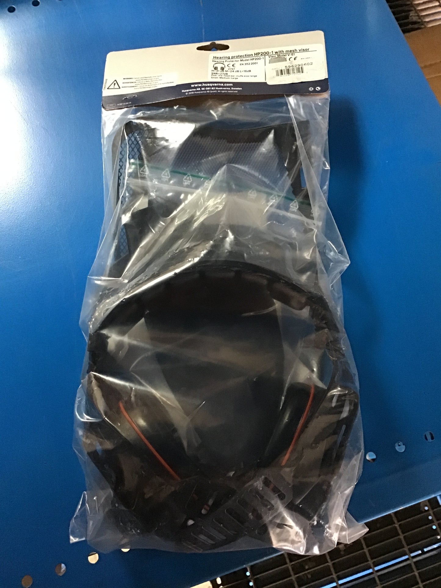 HUS EARMUFFS W/ MESH VISOR - 596290602