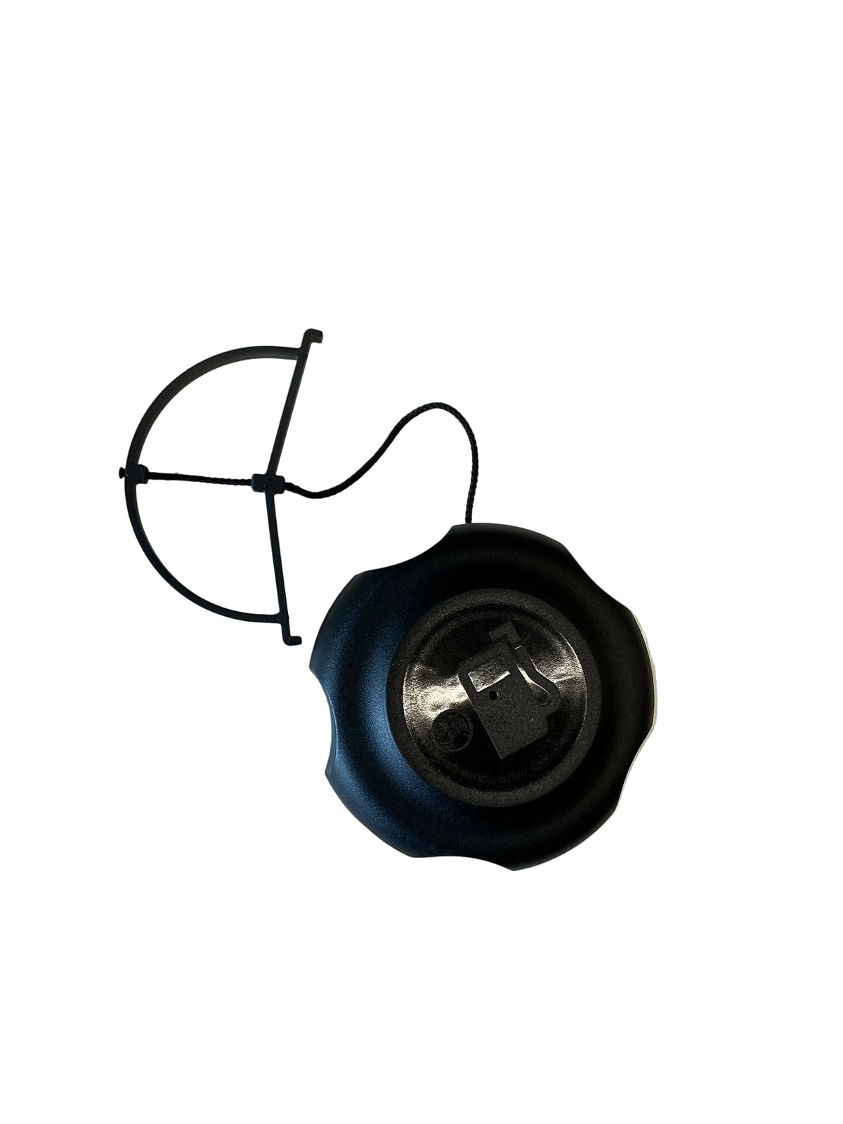Husqvarna OEM Retained Fuel Cap Assembly 585124802 | YT46LS | New